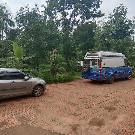 Kalidasa Tree House And Villa, Wayanad Chegāt 外观 照片